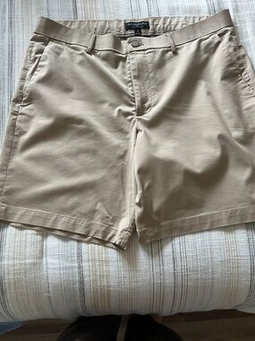 Banana Republic Men's Tan Flat-Front Shorts
